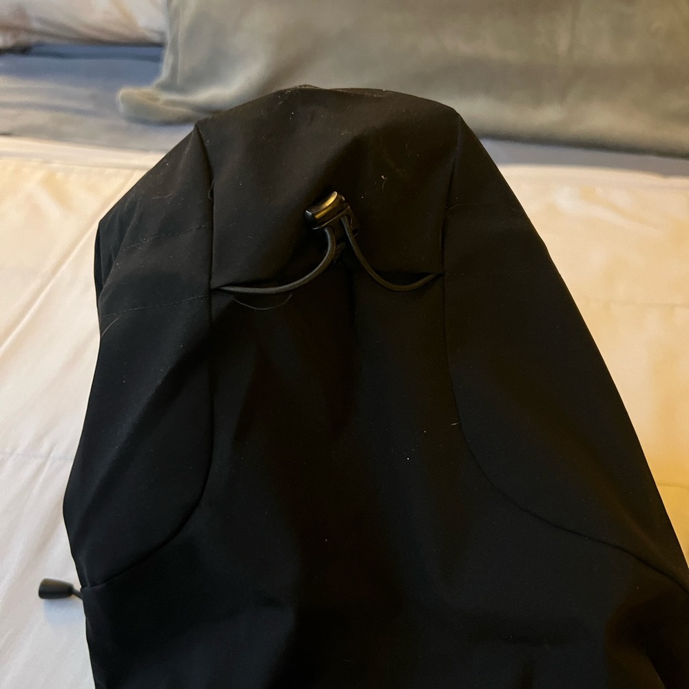 Men’s Large outdoor heated jacket (battery not included) - Picture 15 of 16